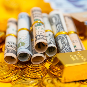 长达半世纪的“翻盘”！黄金回报率超越美债