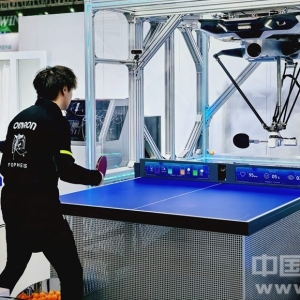 机器人在进博会上演“技能秀”（组图）