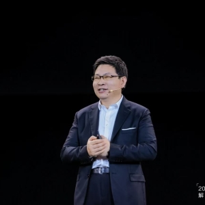 引望一周年：华为去“车BU”，独留“四界”