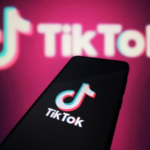 特朗普：与多人讨论收购TikTok！可能30天内决定未来