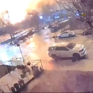 突发！美国费城发生一起坠机事故，已致6人死亡，附近多栋住宅起火 ...