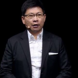 车圈突发！余承东又“炮轰”！疑喊话比亚迪