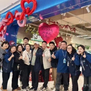 现身阿里杭州总部后，马云再视察长沙盒马星沙万象汇门店：在一些档口驻足，还与门店员 ...