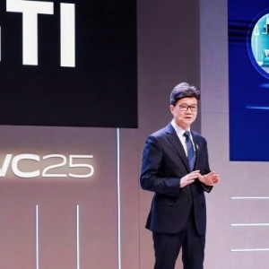 中国移动总经理何飚：5G-A与AI融合将释放乘数效应，驱动社会生产力跃升 ...