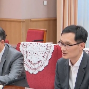 李强总理主持召开经济形势专家和企业家座谈会 参会发言的都有谁？ ...