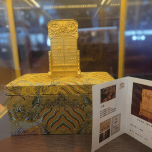 中国珠宝亮相消博会，展示中国工艺美术大师王鹏作品“府上有龙” ...