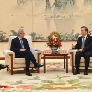 英伟达回应黄仁勋到访北京：定期与政府领导人会面，讨论产品和技术 ...