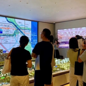新政后首个周末 北京五环外看房量明显增加 有项目半夜12点还有客户订房 ...