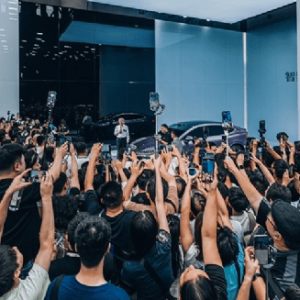 自主包场，超豪隐退！成都车展前瞻：长安、奇瑞有“专馆” ，宾利、保时捷等缺席 ...