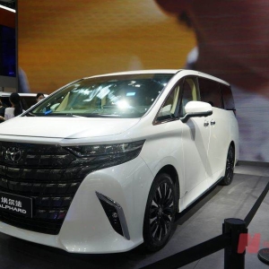 丰田埃尔法告别“加价30万”神话？多地经销商：仍加价10万元，店内无现车 ...