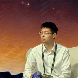 宇树科技王兴兴回应“数据不重要”言论争议：大家别误会了，我不是说数据不重要！对数 ...