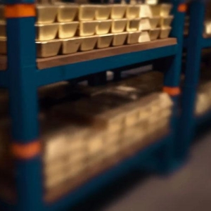 多头狂欢背后的隐忧：黄金超买信号会否引发深度调整？