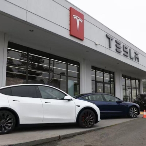 特斯拉重新设计门把手 设计主管：准备为中国做必要调整