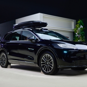 15.98万起！鸿蒙智行最便宜的车上市 华为商城一度崩溃 上汽集团总裁：余大嘴名副其实 ...