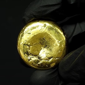 黄金在纪录高位边缘的犹豫：3800前要跳还是要喘？