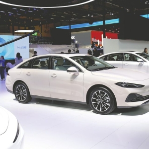 B级插混轿车市场上演“三国杀”