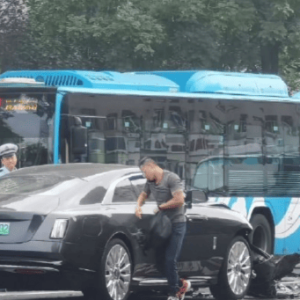 交警通报陈震劳斯莱斯事故！车辆或报废，维修费堪比车价？ ...
