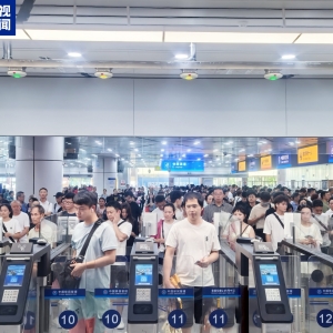 “双向奔赴”！国庆中秋假期日均出入境旅客将破200万人次