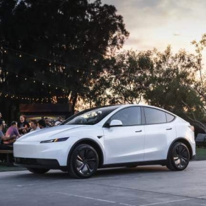 彭博：马斯克的“低价特斯拉”策略方向错误，靠旧车减配而非创新 ...