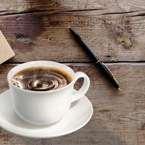 10月17日财经早餐：金价多头加速逼近4400，信贷市场风险担忧加剧，美俄通话拖累油价下 ...