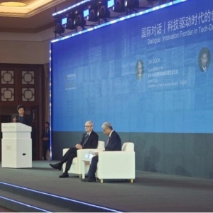 苹果公司CEO库克：中国开发者正以难以置信的速度拥抱AI变革