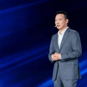 荣耀CEO李健：MagicOS 10与iOS、鸿蒙、安卓、Windows深度互联