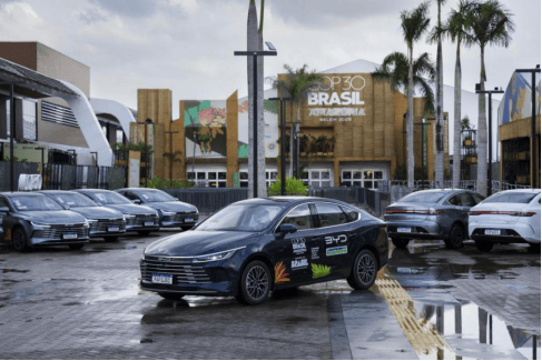 比亚迪第30届联合国气候变化大会绿色车队