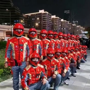 外卖小哥“新装”也要卷了？多个外卖平台回应