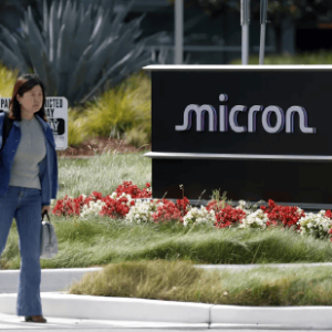 美光因AI芯片需求激增，停止向消费者销售存储产品