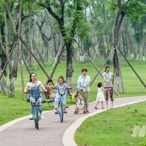 幸福成都的逻辑：产业雄心与烟火安逸如何“双向奔赴”？