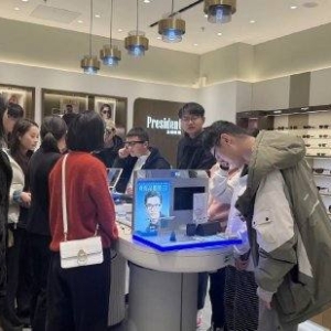 夸克AI眼镜45天产能已卖光？官方客服：紧急增产备货