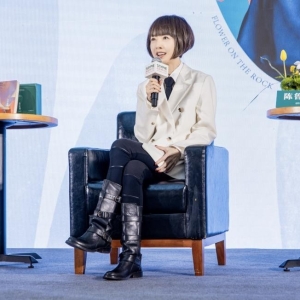 55岁做播客、做长视频，陈鲁豫：我真的不能够下这个牌桌